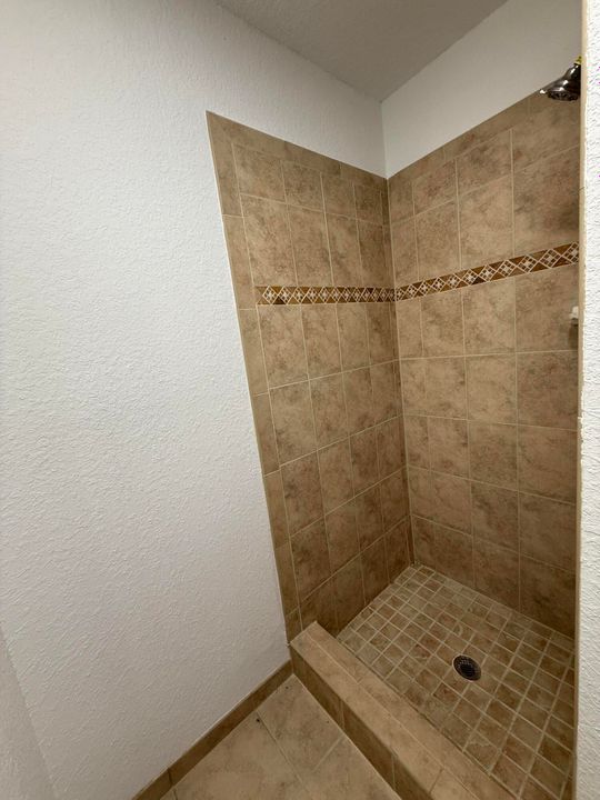 В аренду: $1,300 (1 спален, 1 ванн, 781 Квадратных фут)