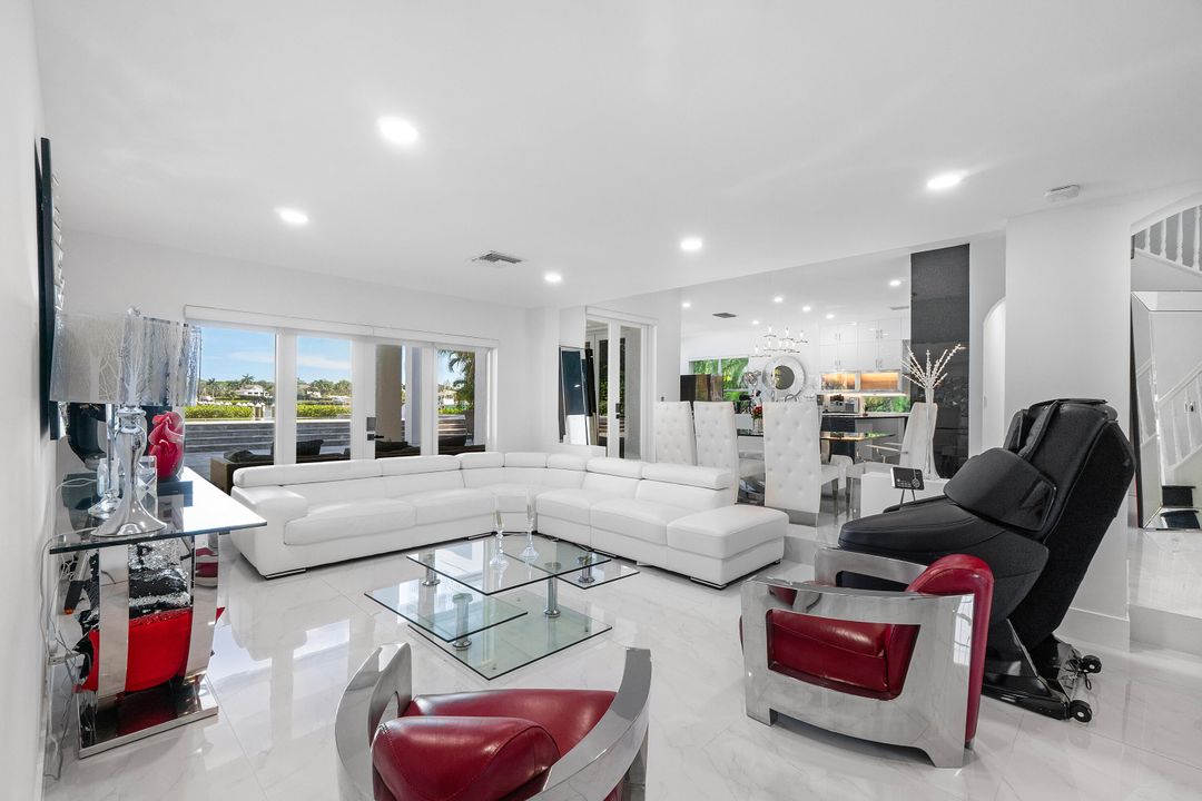 For Sale: $5,795,000 (3 beds, 3 baths, 3286 Square Feet)