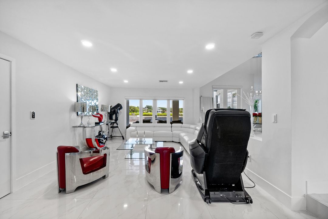 For Sale: $5,795,000 (3 beds, 3 baths, 3286 Square Feet)