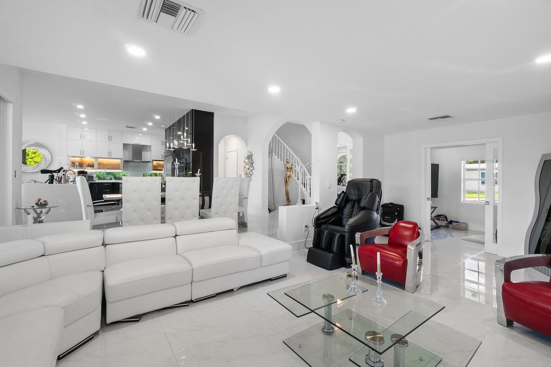 For Sale: $5,795,000 (3 beds, 3 baths, 3286 Square Feet)