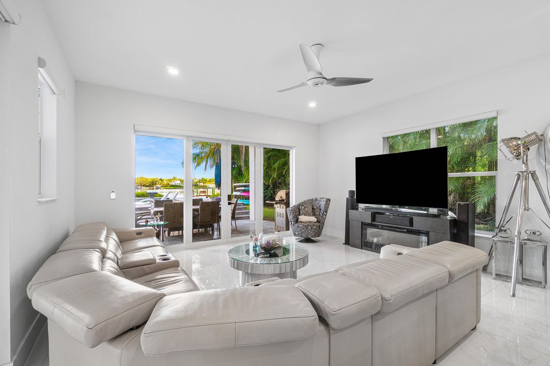 For Sale: $5,795,000 (3 beds, 3 baths, 3286 Square Feet)