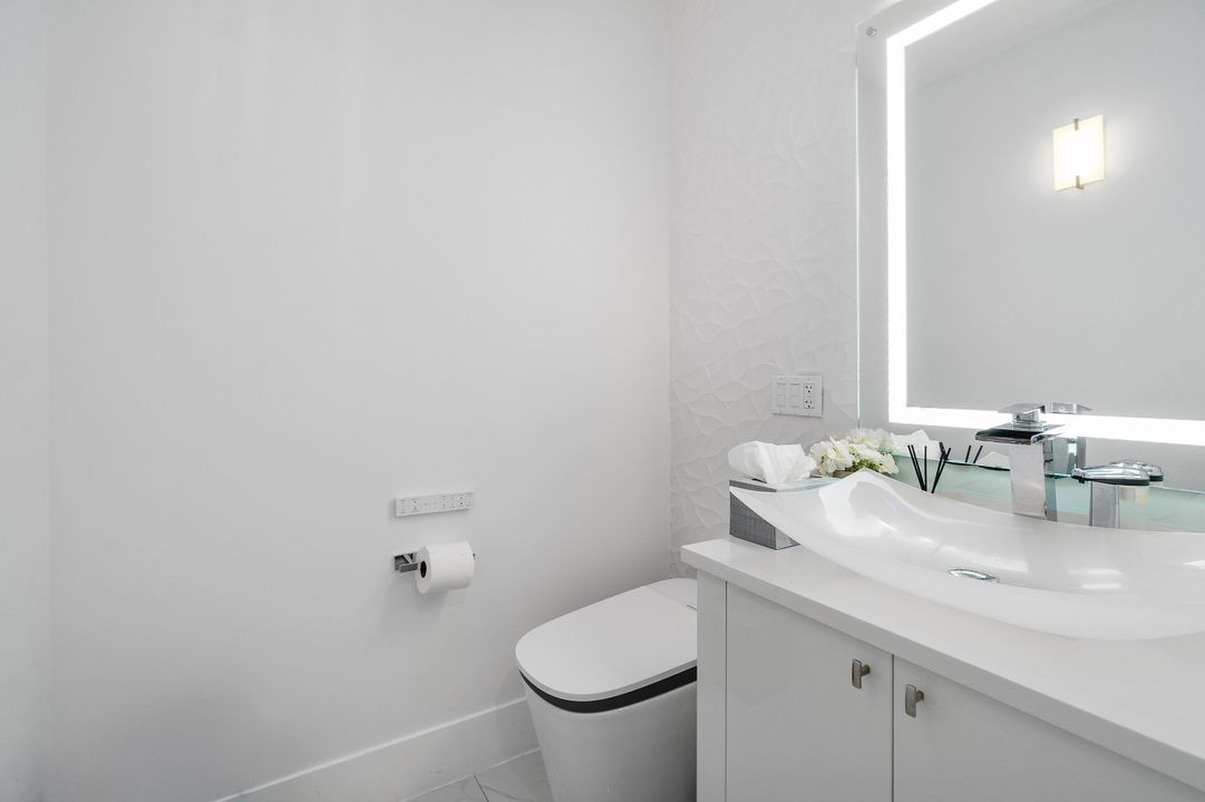 For Sale: $5,795,000 (3 beds, 3 baths, 3286 Square Feet)