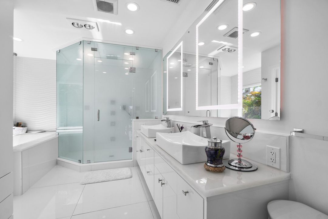 For Sale: $5,795,000 (3 beds, 3 baths, 3286 Square Feet)