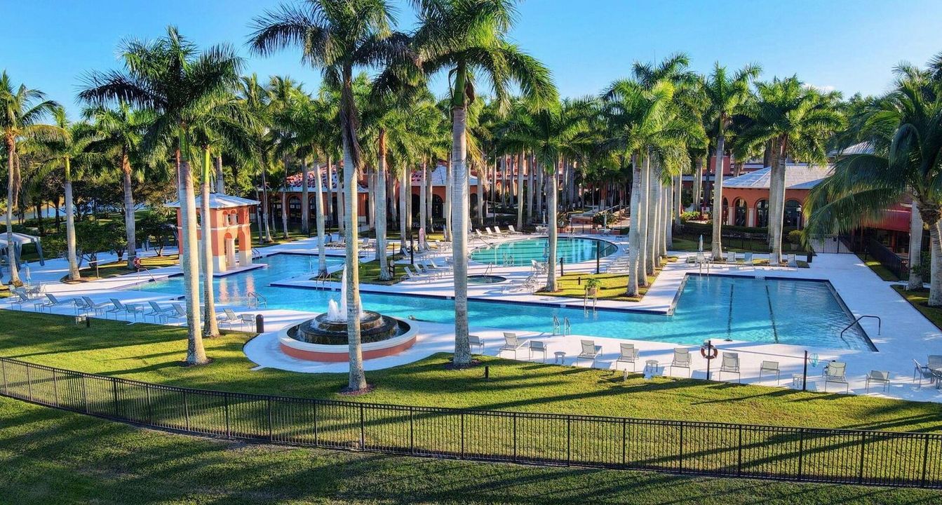 Под контрактом: $5,800 (2 спален, 2 ванн, 1851 Квадратных фут)