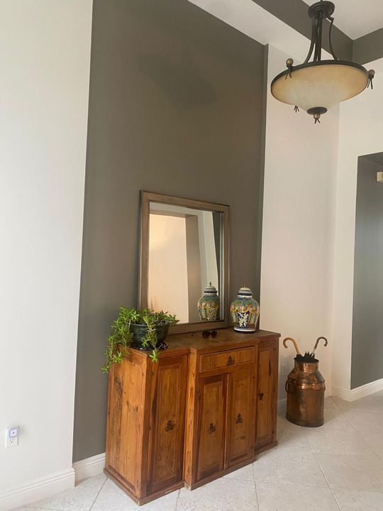 Под контрактом: $5,800 (2 спален, 2 ванн, 1851 Квадратных фут)