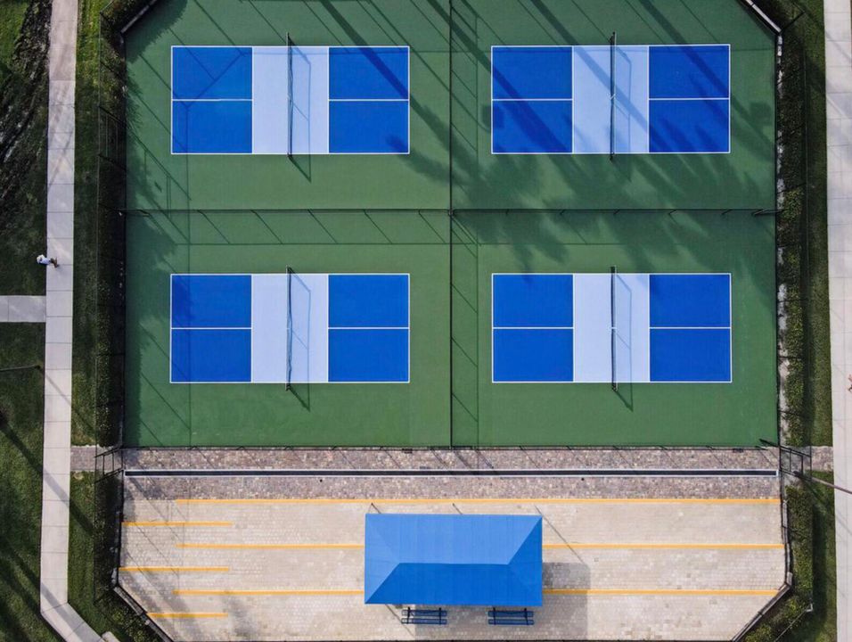 Под контрактом: $5,800 (2 спален, 2 ванн, 1851 Квадратных фут)