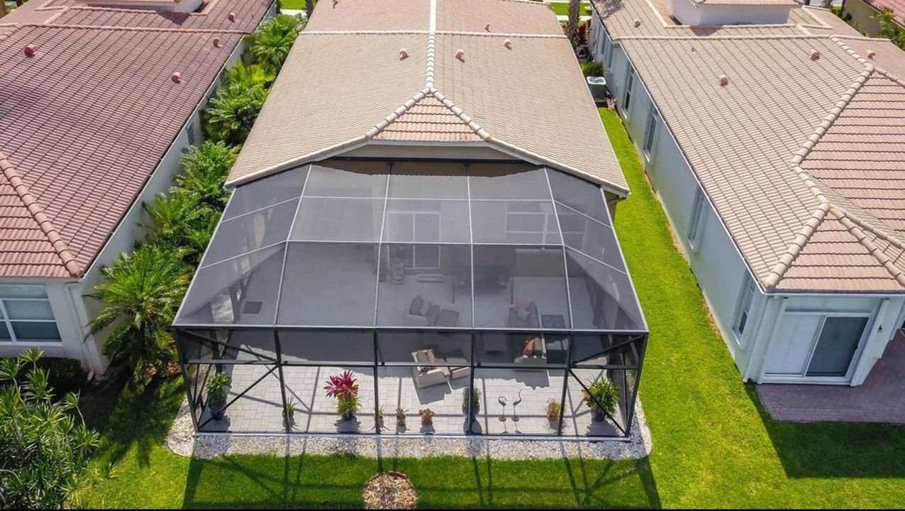 Под контрактом: $5,800 (2 спален, 2 ванн, 1851 Квадратных фут)