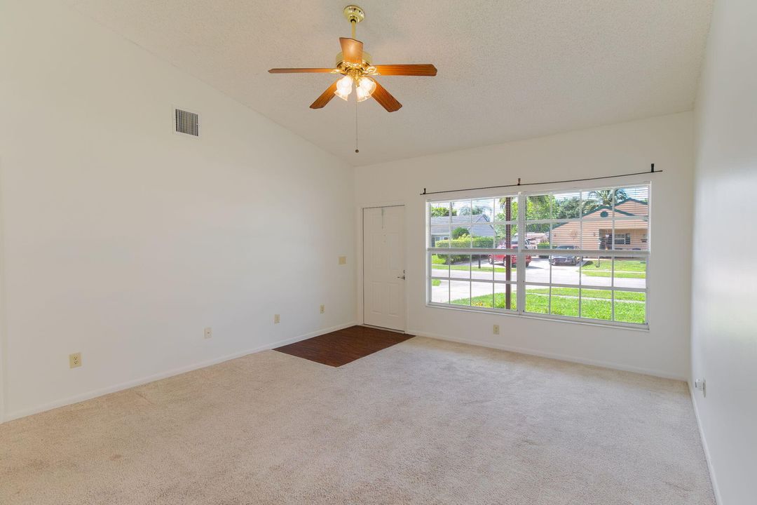 Active With Contract: $429,900 (3 beds, 2 baths, 1335 Square Feet)