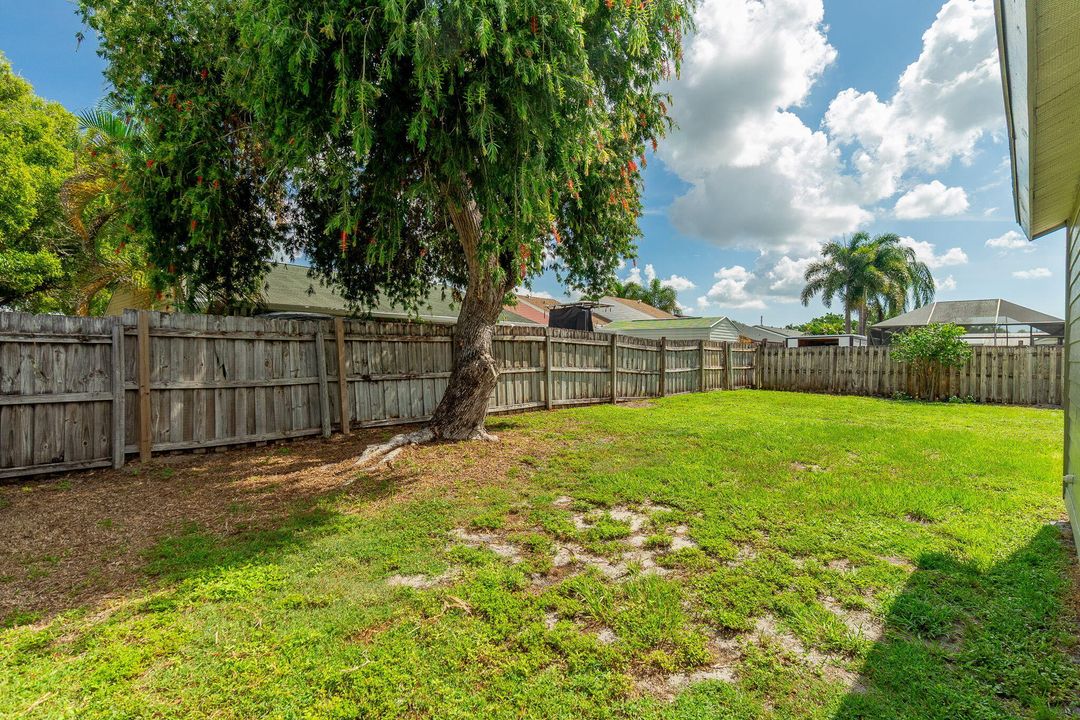 Active With Contract: $429,900 (3 beds, 2 baths, 1335 Square Feet)