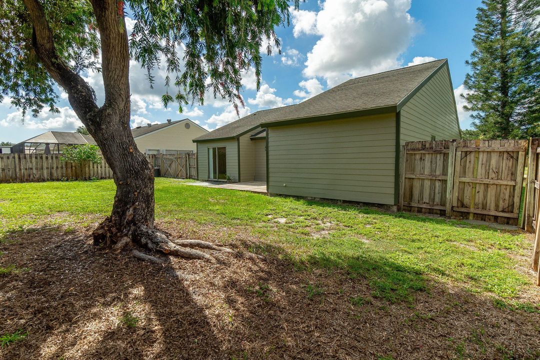 Active With Contract: $429,900 (3 beds, 2 baths, 1335 Square Feet)