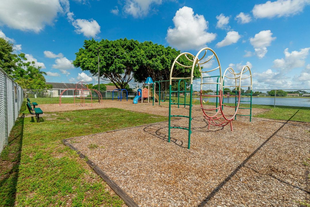 Active With Contract: $429,900 (3 beds, 2 baths, 1335 Square Feet)