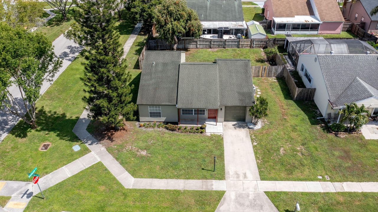 Active With Contract: $429,900 (3 beds, 2 baths, 1335 Square Feet)