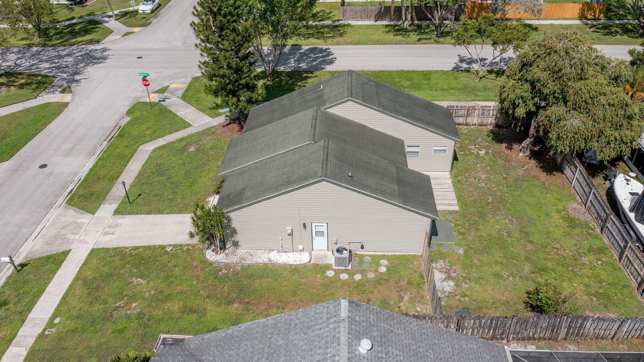 Active With Contract: $429,900 (3 beds, 2 baths, 1335 Square Feet)