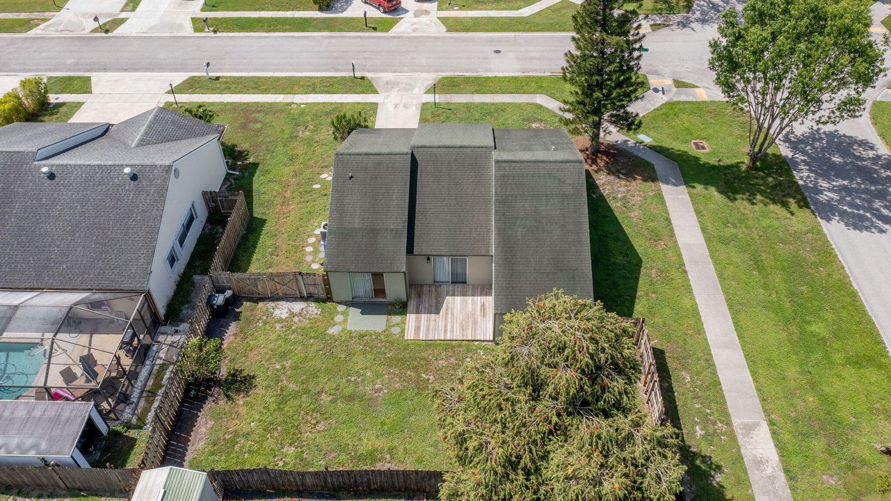 Active With Contract: $429,900 (3 beds, 2 baths, 1335 Square Feet)