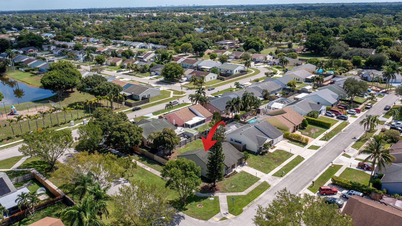 Active With Contract: $429,900 (3 beds, 2 baths, 1335 Square Feet)