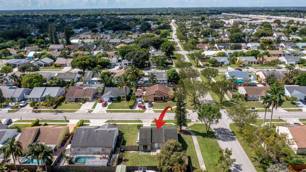 Active With Contract: $429,900 (3 beds, 2 baths, 1335 Square Feet)