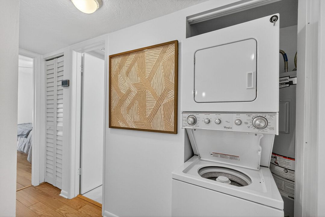 合同活跃: $5,750 (2 贝兹, 2 浴室, 1000 平方英尺)