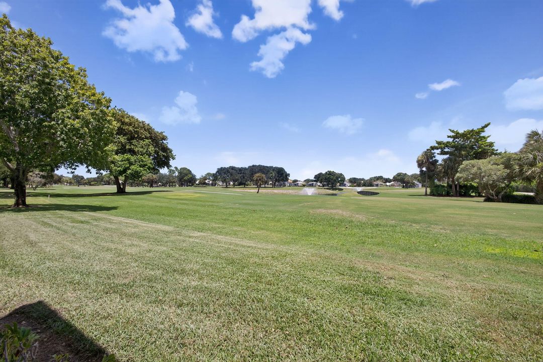 合同活跃: $5,750 (2 贝兹, 2 浴室, 1000 平方英尺)