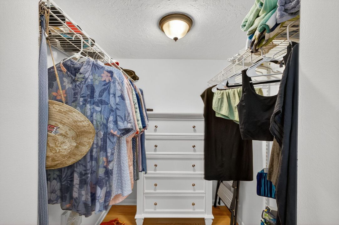 合同活跃: $5,750 (2 贝兹, 2 浴室, 1000 平方英尺)