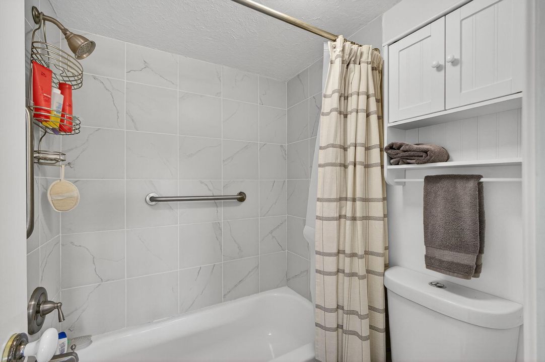 合同活跃: $5,750 (2 贝兹, 2 浴室, 1000 平方英尺)