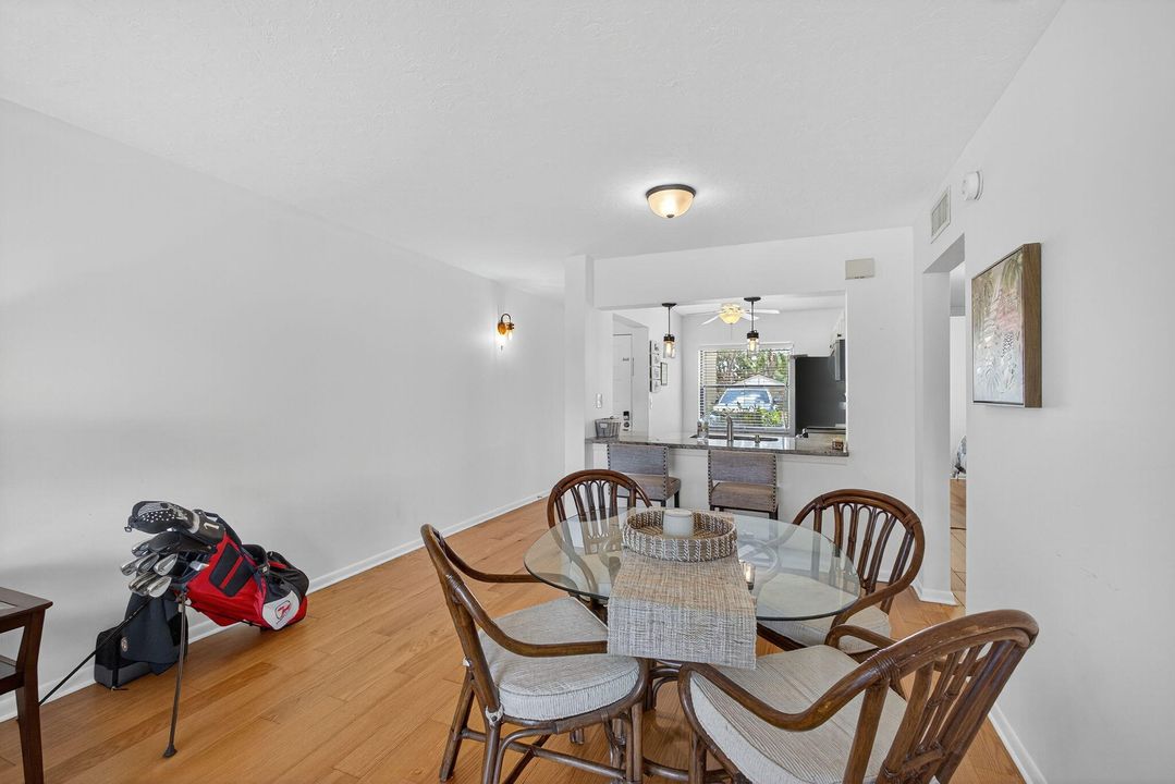 合同活跃: $5,750 (2 贝兹, 2 浴室, 1000 平方英尺)