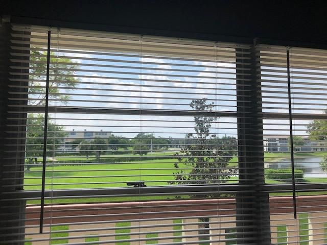 Active With Contract: $1,300 (1 beds, 1 baths, 600 Square Feet)