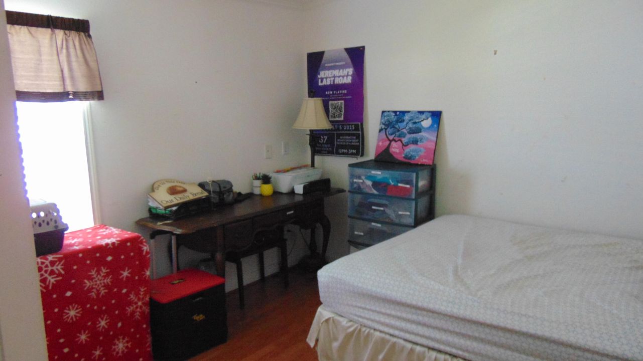 На продажу: $137,799 (3 спален, 2 ванн, 1100 Квадратных фут)