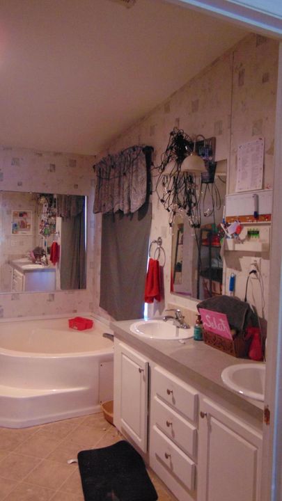 На продажу: $137,799 (3 спален, 2 ванн, 1100 Квадратных фут)