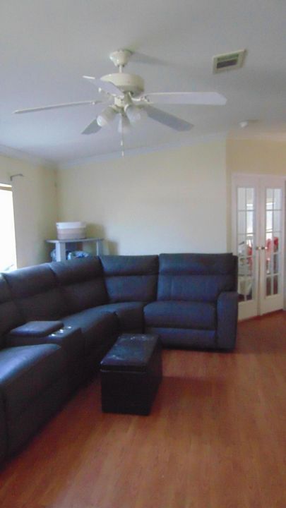 На продажу: $137,799 (3 спален, 2 ванн, 1100 Квадратных фут)