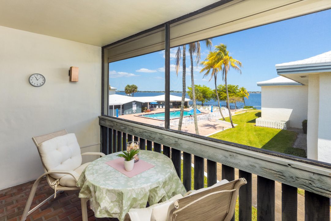 Active With Contract: $3,500 (2 beds, 2 baths, 1300 Square Feet)