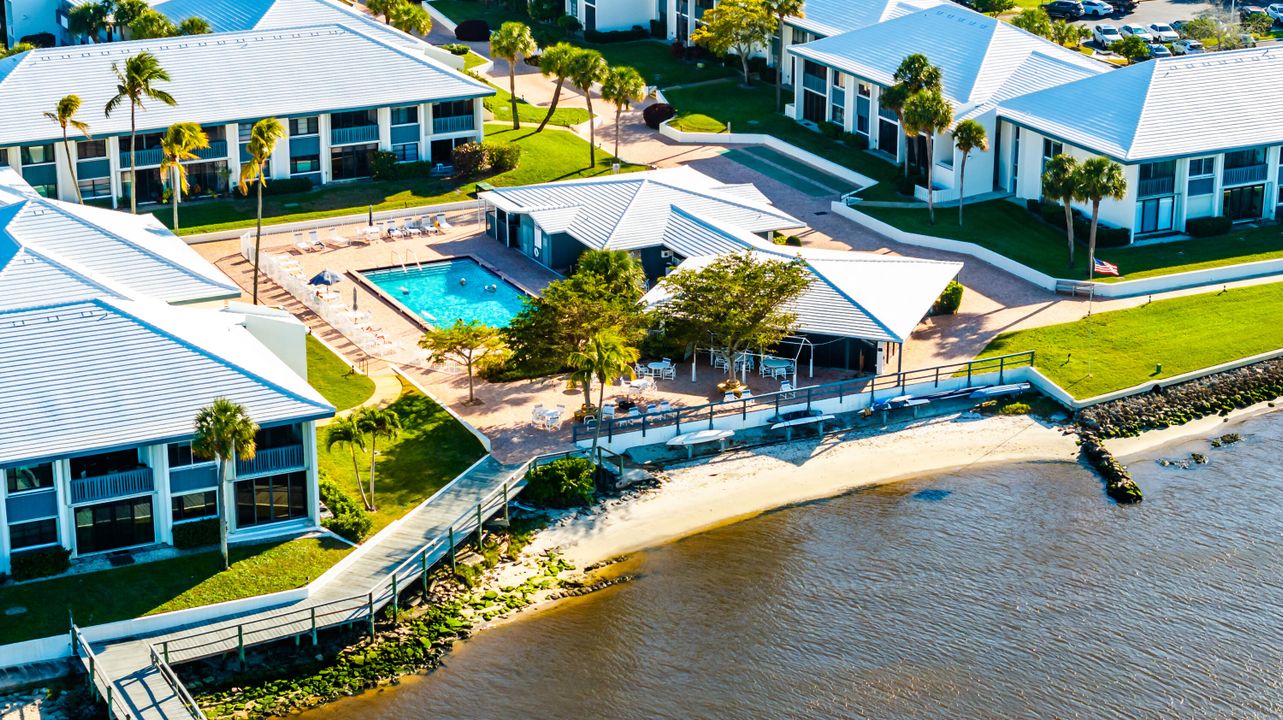 Active With Contract: $3,500 (2 beds, 2 baths, 1300 Square Feet)