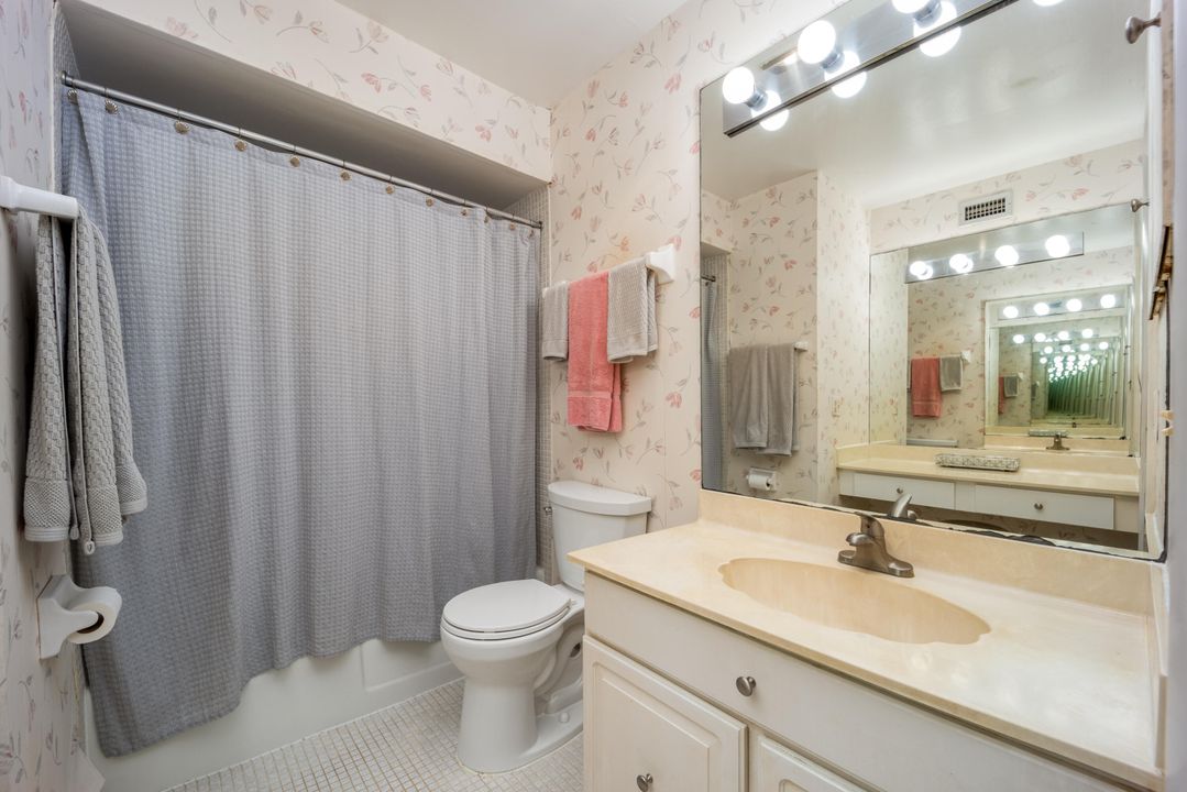 Active With Contract: $3,500 (2 beds, 2 baths, 1300 Square Feet)