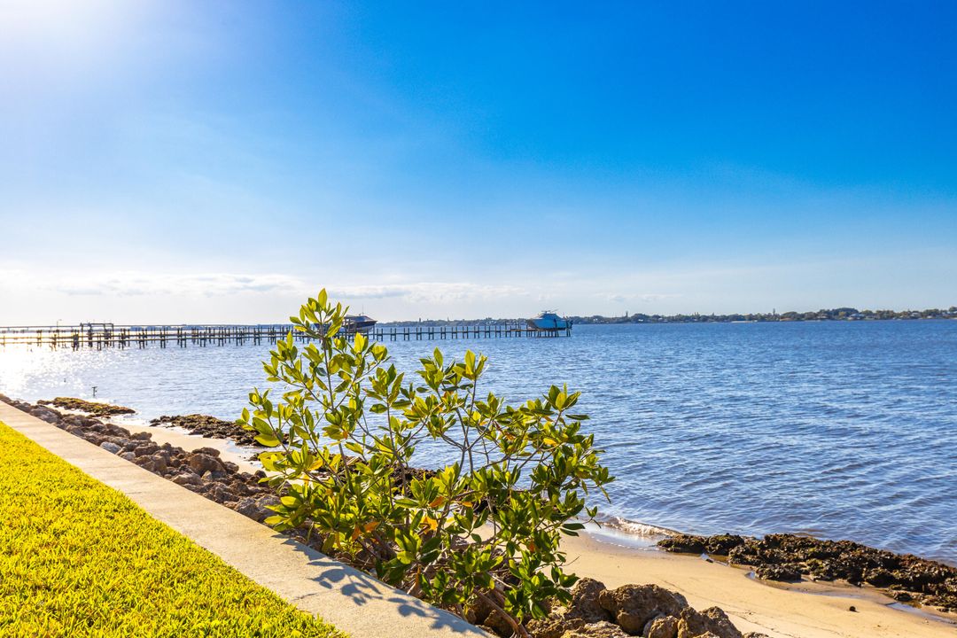 Active With Contract: $3,500 (2 beds, 2 baths, 1300 Square Feet)