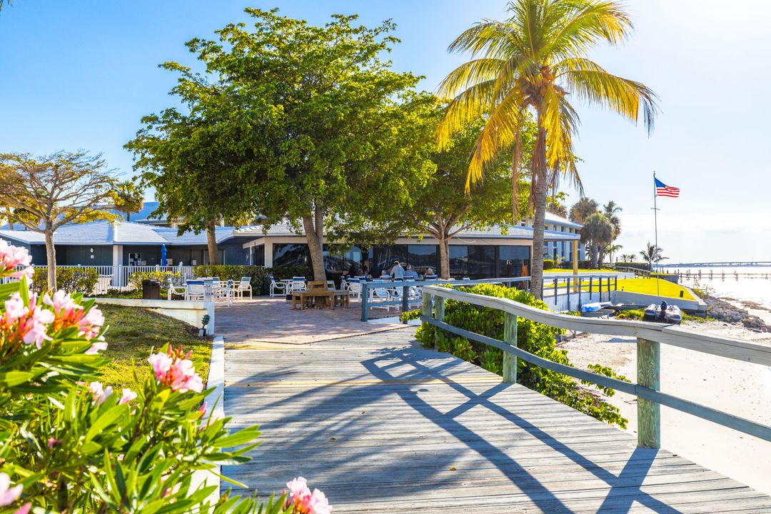 Active With Contract: $3,500 (2 beds, 2 baths, 1300 Square Feet)