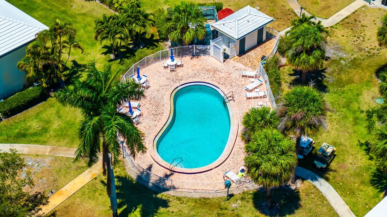 Active With Contract: $3,500 (2 beds, 2 baths, 1300 Square Feet)