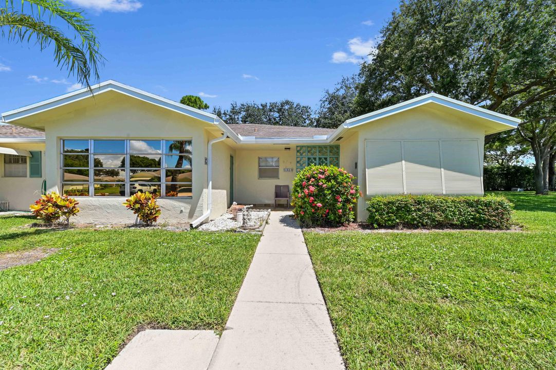 Active With Contract: $132,500 (1 beds, 1 baths, 1068 Square Feet)