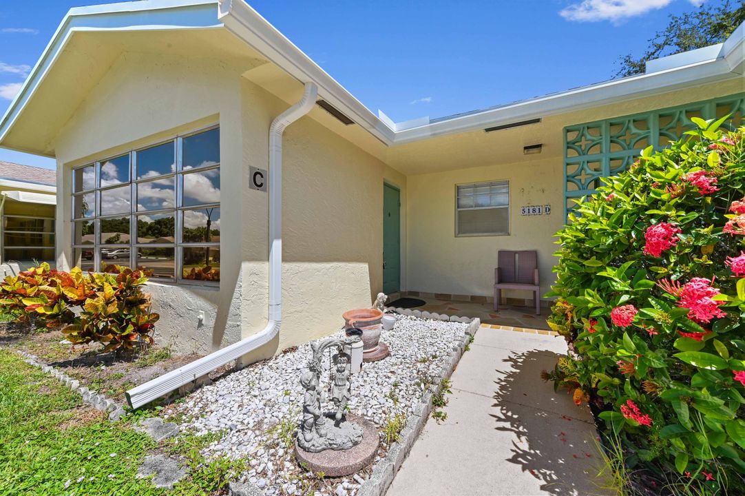 Active With Contract: $132,500 (1 beds, 1 baths, 1068 Square Feet)