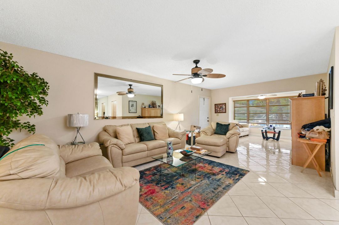 Active With Contract: $132,500 (1 beds, 1 baths, 1068 Square Feet)