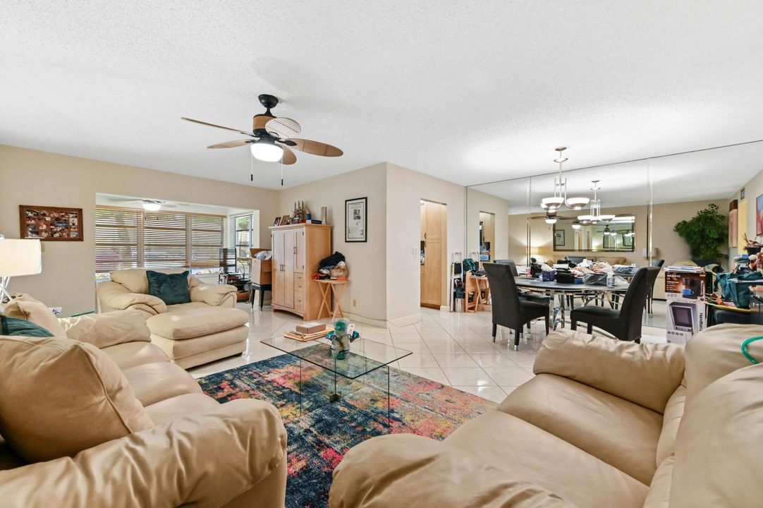 Active With Contract: $132,500 (1 beds, 1 baths, 1068 Square Feet)