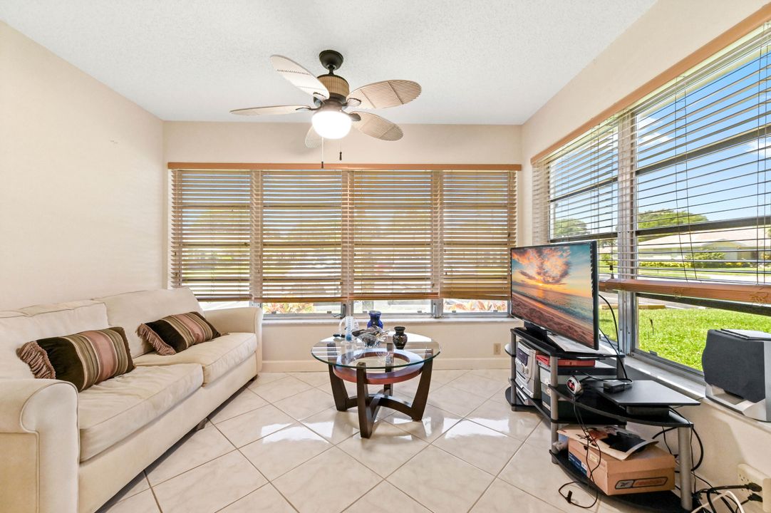 Active With Contract: $132,500 (1 beds, 1 baths, 1068 Square Feet)