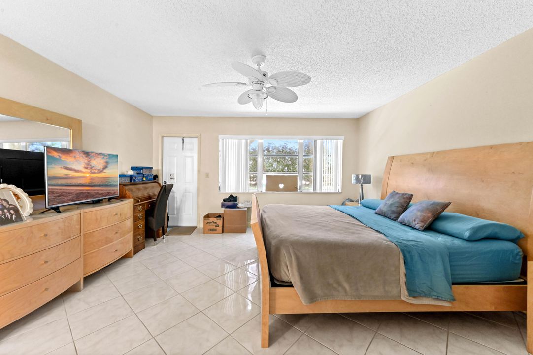 Active With Contract: $132,500 (1 beds, 1 baths, 1068 Square Feet)
