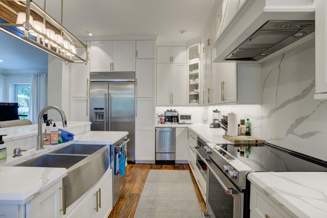 Activo con contrato: $16,500 (5 camas, 3 baños, 2548 Pies cuadrados)