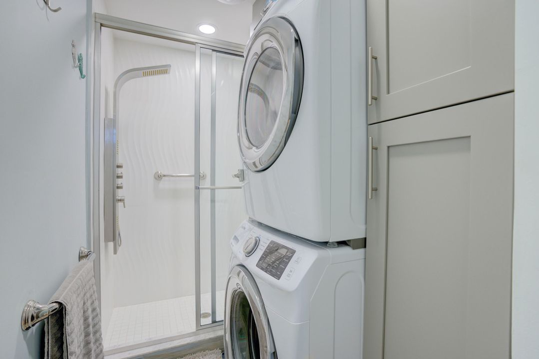 Activo con contrato: $16,500 (5 camas, 3 baños, 2548 Pies cuadrados)