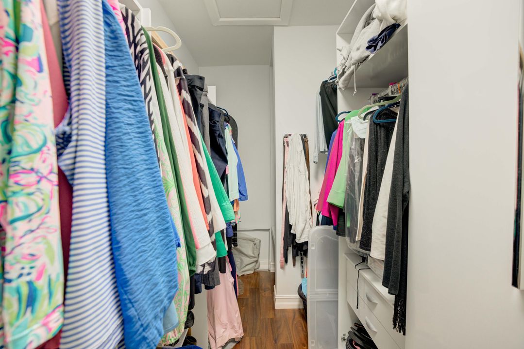 Activo con contrato: $16,500 (5 camas, 3 baños, 2548 Pies cuadrados)