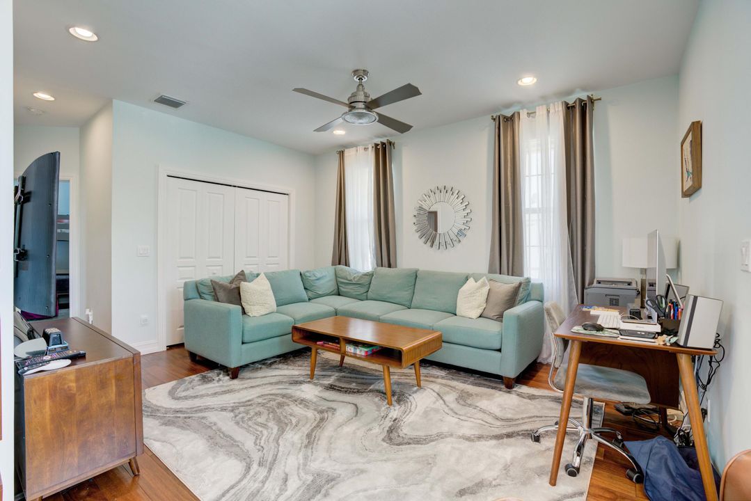 Activo con contrato: $16,500 (5 camas, 3 baños, 2548 Pies cuadrados)