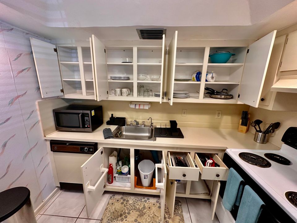 Activo con contrato: $1,900 (2 camas, 2 baños, 1002 Pies cuadrados)