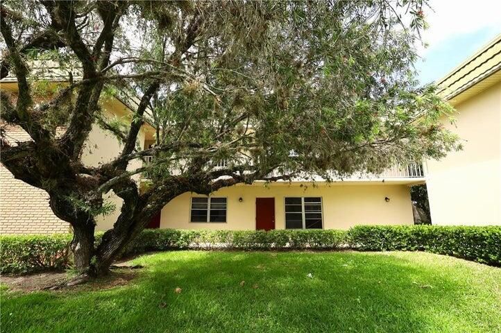 For Sale: $155,000 (2 beds, 2 baths, 1000 Square Feet)