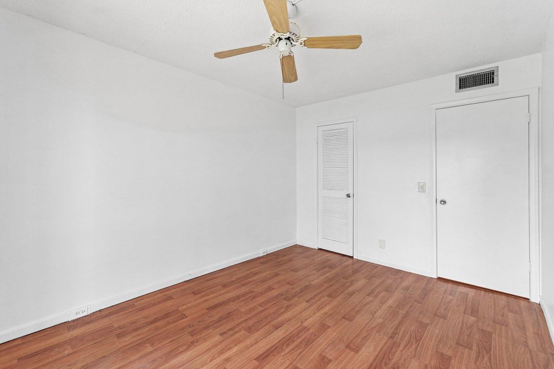 合同活跃: $150,000 (2 贝兹, 1 浴室, 798 平方英尺)