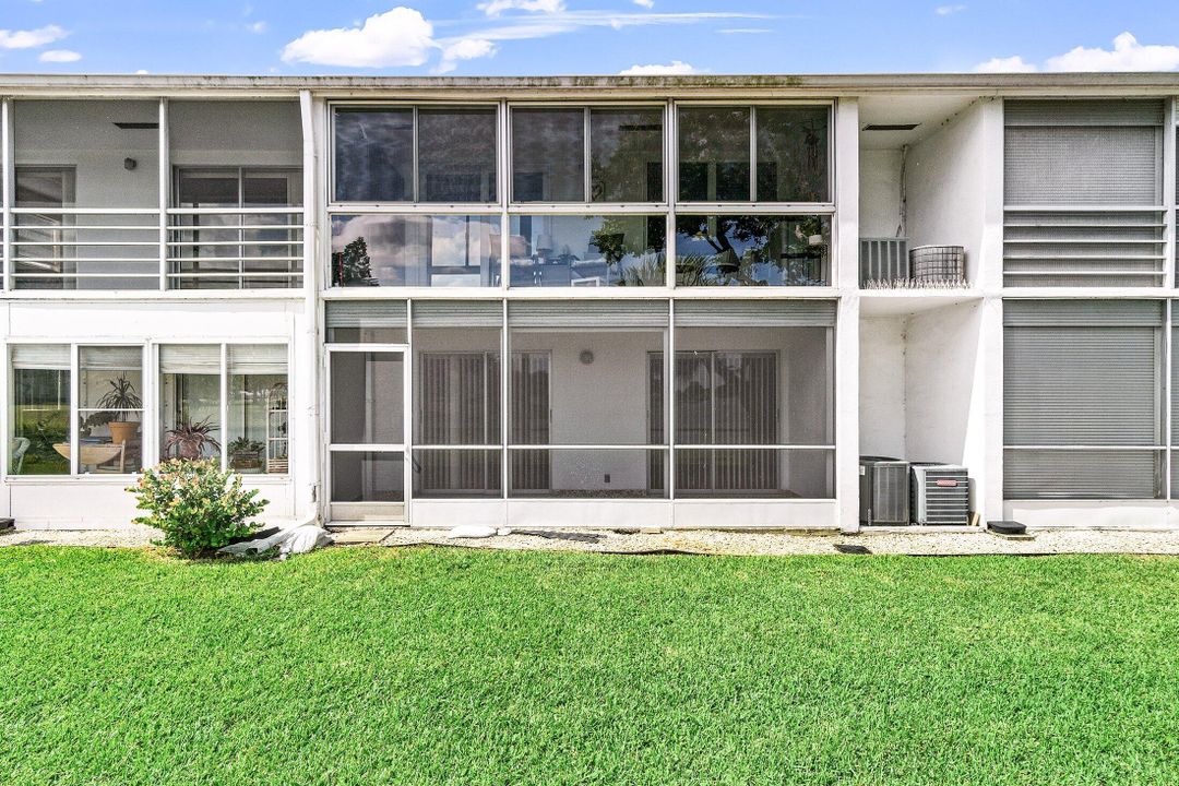 合同活跃: $150,000 (2 贝兹, 1 浴室, 798 平方英尺)