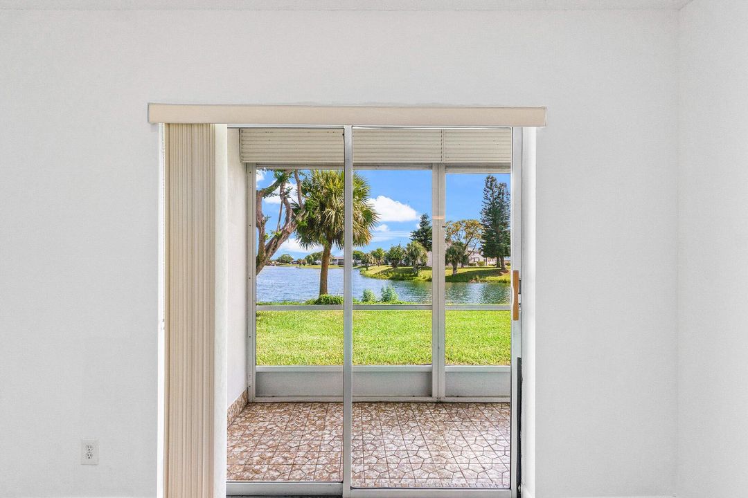 合同活跃: $150,000 (2 贝兹, 1 浴室, 798 平方英尺)